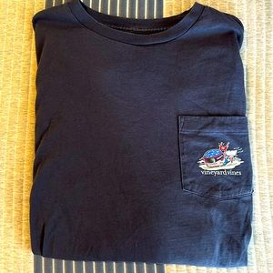 Gently used Vineyard Vines navy long sleeve ski ⛷️ T-shirt. Navy.